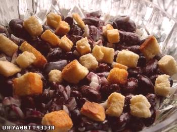Recept: solata s krekerji in fižolom