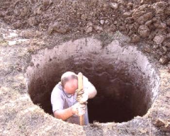 ¿Cómo cavar un pozo con tus propias manos?