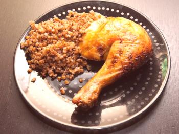 Alforfón con pollo en el horno: en forma, en una olla, en la manga