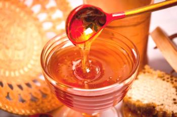 ¿Cómo comprobar la miel para la naturalidad en casa?