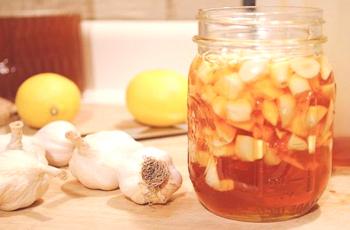 Рецепта за ябълков оцет, мед и чесън