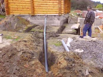Odvajanje kanalizacije v zasebni hiši: izračun optimalne vrednosti