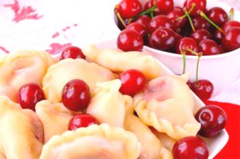 Empanadillas con cerezas: calorías, recetas con fotos paso a paso