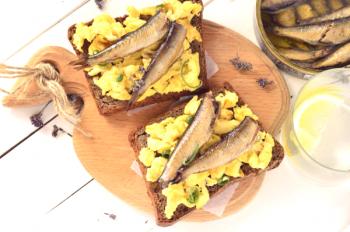 Okusni sendviči s poganjki: recepti s fotografijami korak za korakom