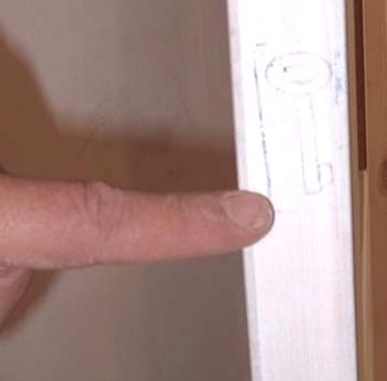 Instalar la cerradura en la puerta: ¿cómo hacerlo con tus propias manos?