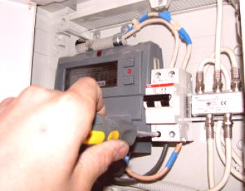 Instalar el medidor de electricidad en el apartamento con sus propias manos, las reglas (video)