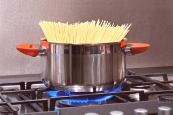 Cómo y cómo cocinar la pasta en una sartén: recetas y videos.