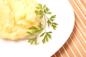 Pire krompir z mlekom in maslom: vsebnost kalorij, sestava