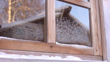Kako toplo lesena okna za zimo z lastnimi rokami - bolje za kritje?