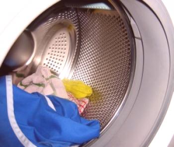 Una lavadora no recoge agua o la hace mal.