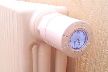 Regulator temperature za radiator: glavni tipi in principi delovanja