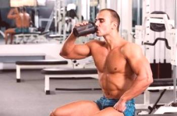 Proteinski koktajl za povečanje telesne mase in rast mišic
