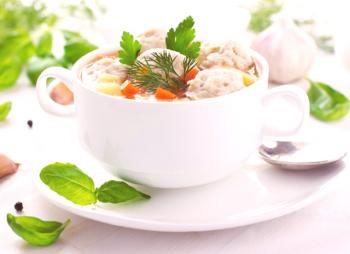 Albóndigas y sopa de arroz: recetas para deliciosos primeros platos