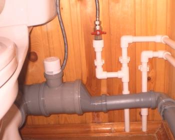 Kanalizacija v zasebni hiši - shema in globina polaganja cevi, kako pravilno izvesti zunanje in zunanje?